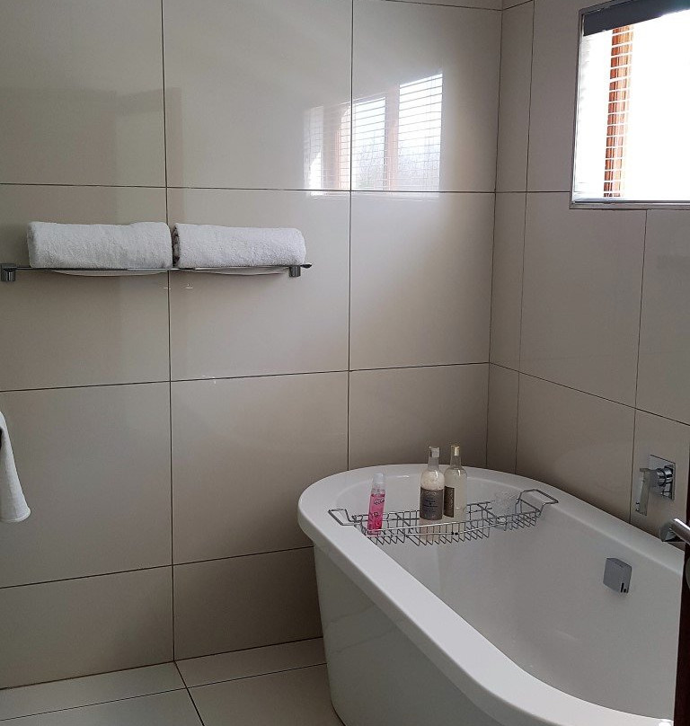 River Place Manor主图