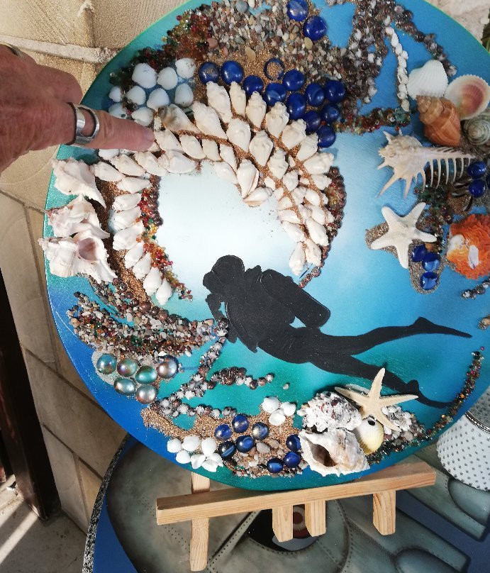 J & J Art Works Gallery-Tala必去景点