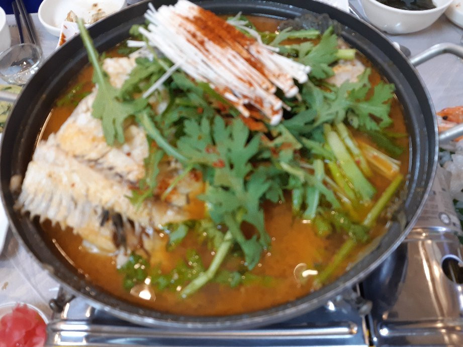 襄阳郡餐馆和美食-Dahrae Fwaet-jip