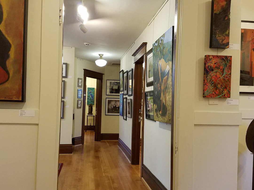 The Gallery at Ten Oaks-麦克明维尔必去景点