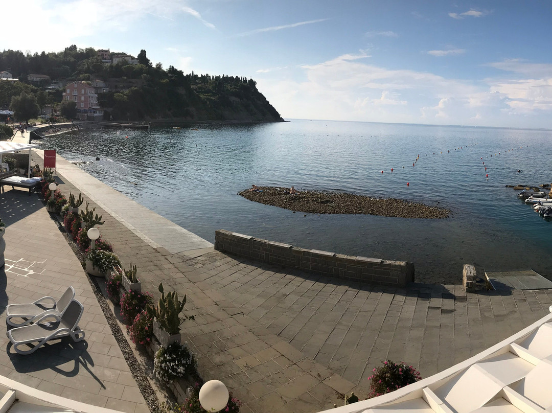 Barbara Piran Beach Hotel主图
