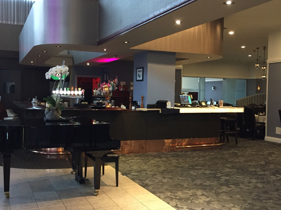 Executive Plaza Hotel Metro Vancouver主图