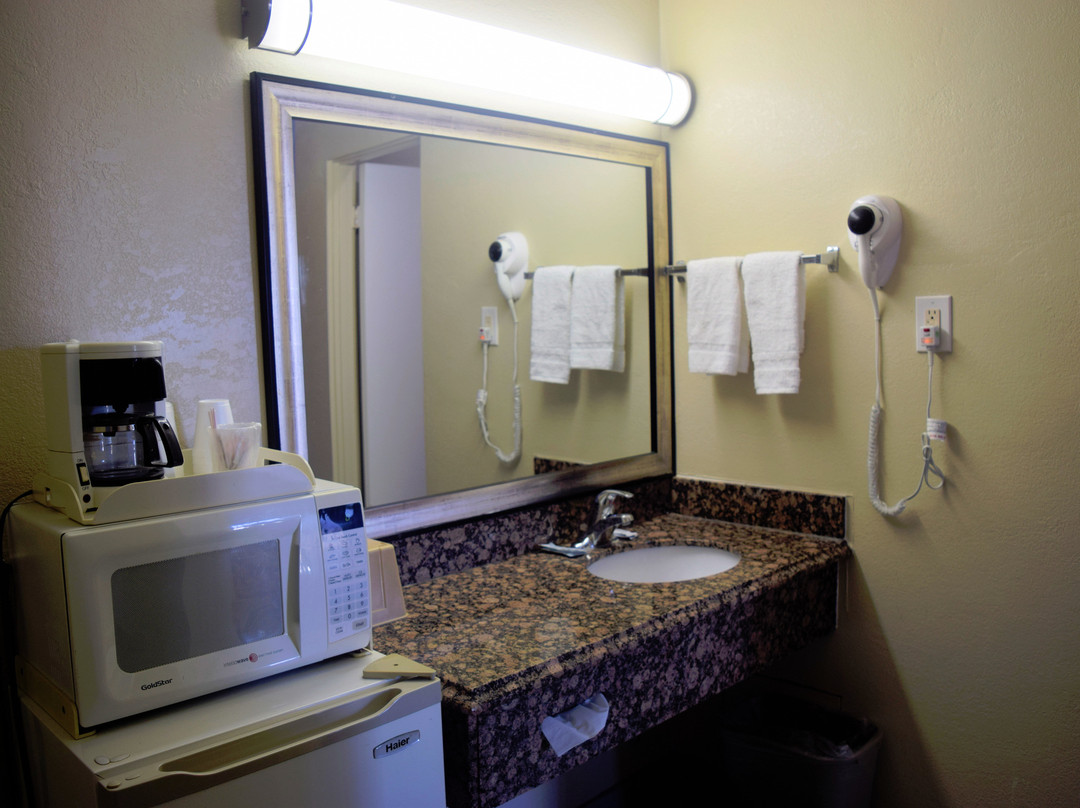 Western Inn & Suites主图