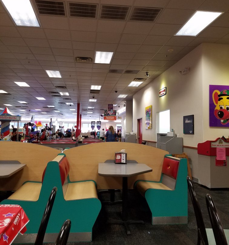 Chuck E. Cheese