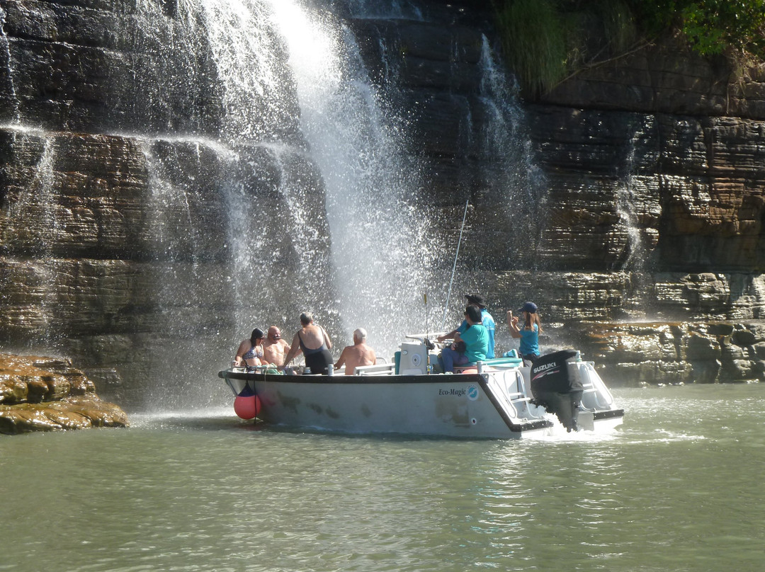 King Cascade Falls景点图片