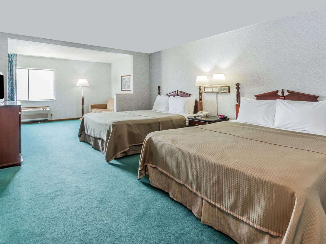 Howard Johnson by Wyndham Manteno主图