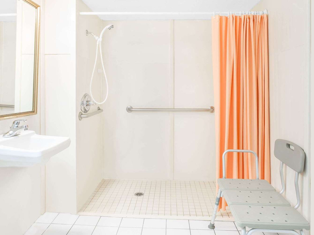 Howard Johnson by Wyndham Staunton主图