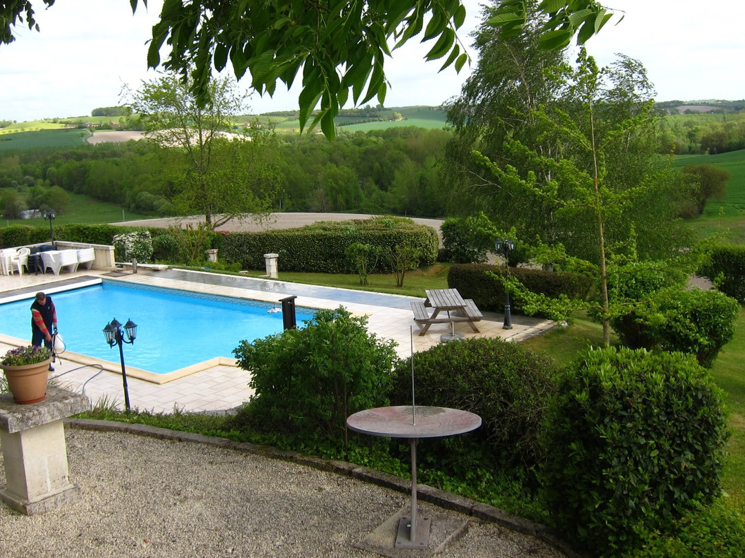 Salles-Lavalette旅游攻略图片