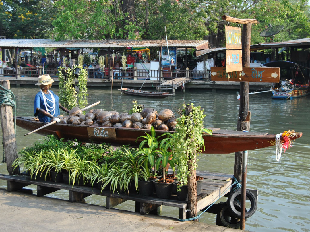 Chuchai Buri Sri Amphawa主图