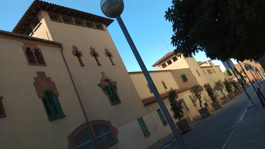 Monestir de Santa Maria de Montsio景点图片