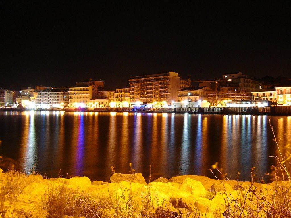 Cutro旅游景点-Lungomare Cristoforo Colombo