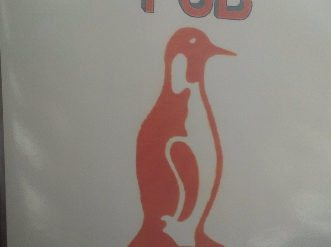 Red Penguin Dassi