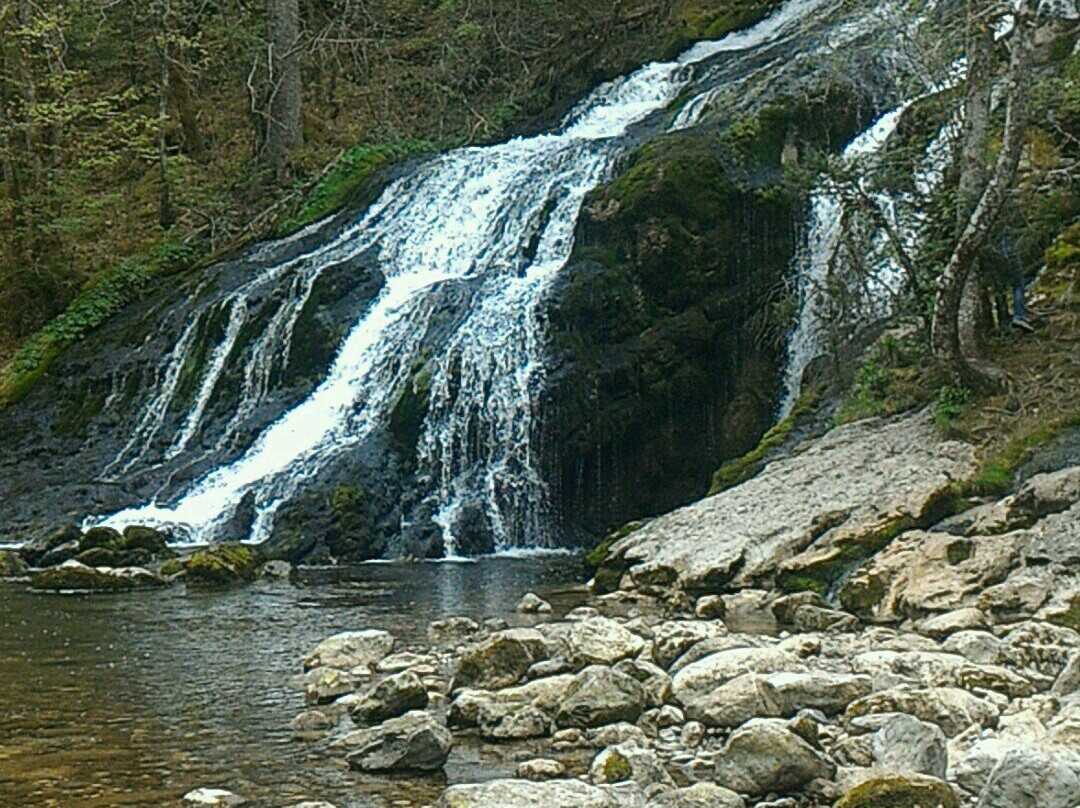 Cascade de Pissieu景点图片