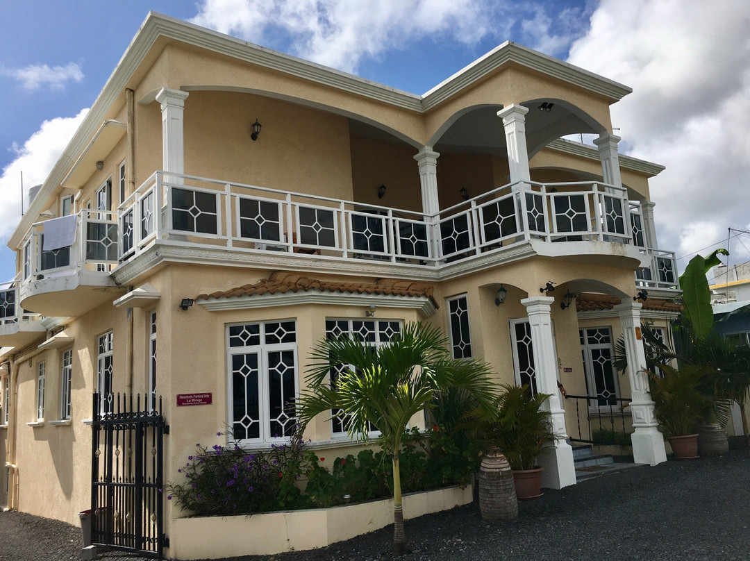 Camp Ithier酒店住宿-La Mirage Residence Guesthouse