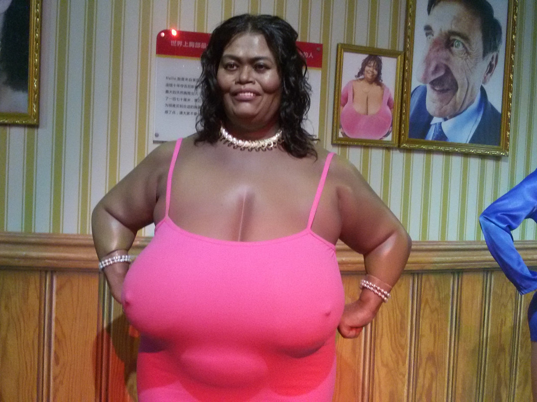 天一名人蜡像馆-广州市必去景点