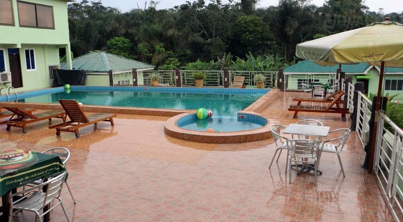 Hearty Home Hotel-泳池