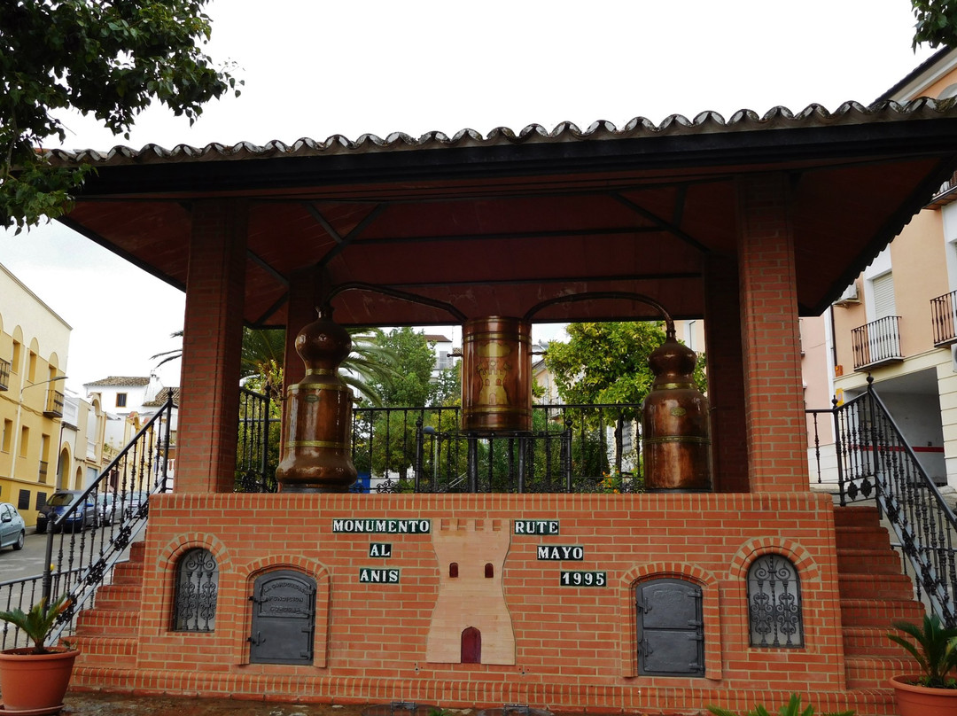 Monumento al Anis景点图片