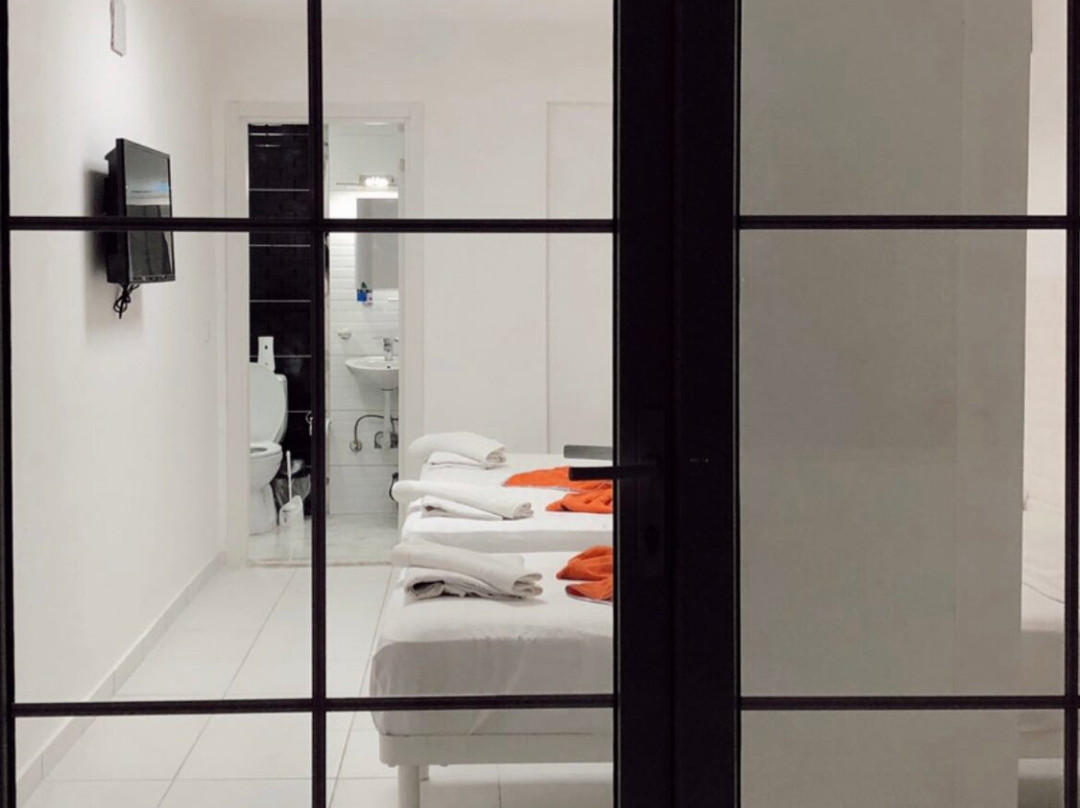 White Suite Rooms