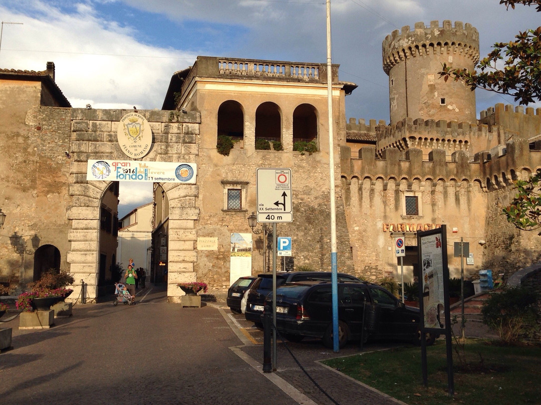 Castello Ducale Orsini景点图片