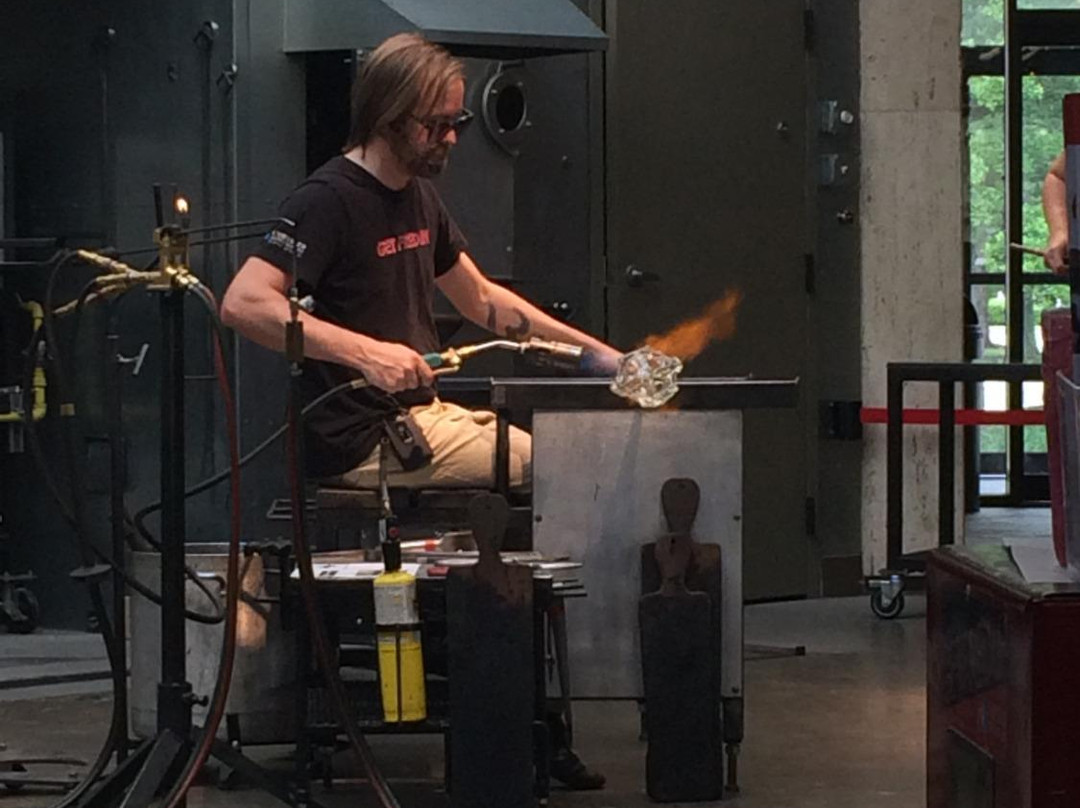 The Chrysler Museum Glass Studio-诺福克必去景点