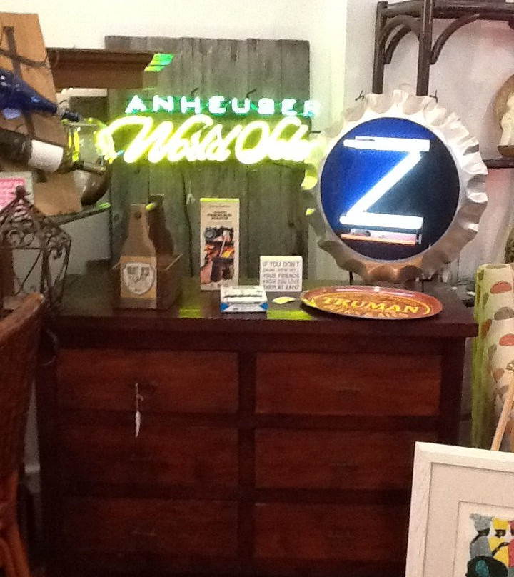 Pineapple Marketplace-安娜玛丽亚岛必去景点