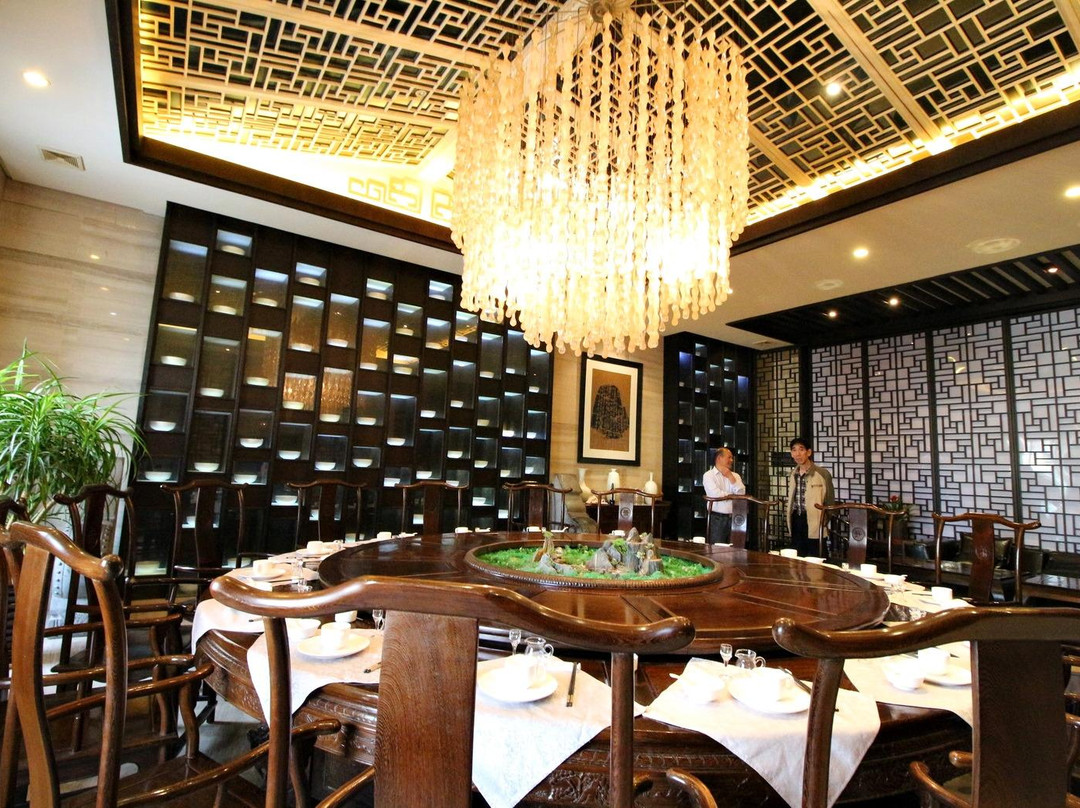 萧记三鲜烩面美食城(南阳店)