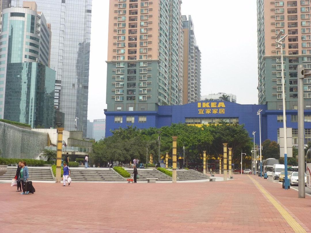 广州东站广场水景瀑布-广州市必去景点