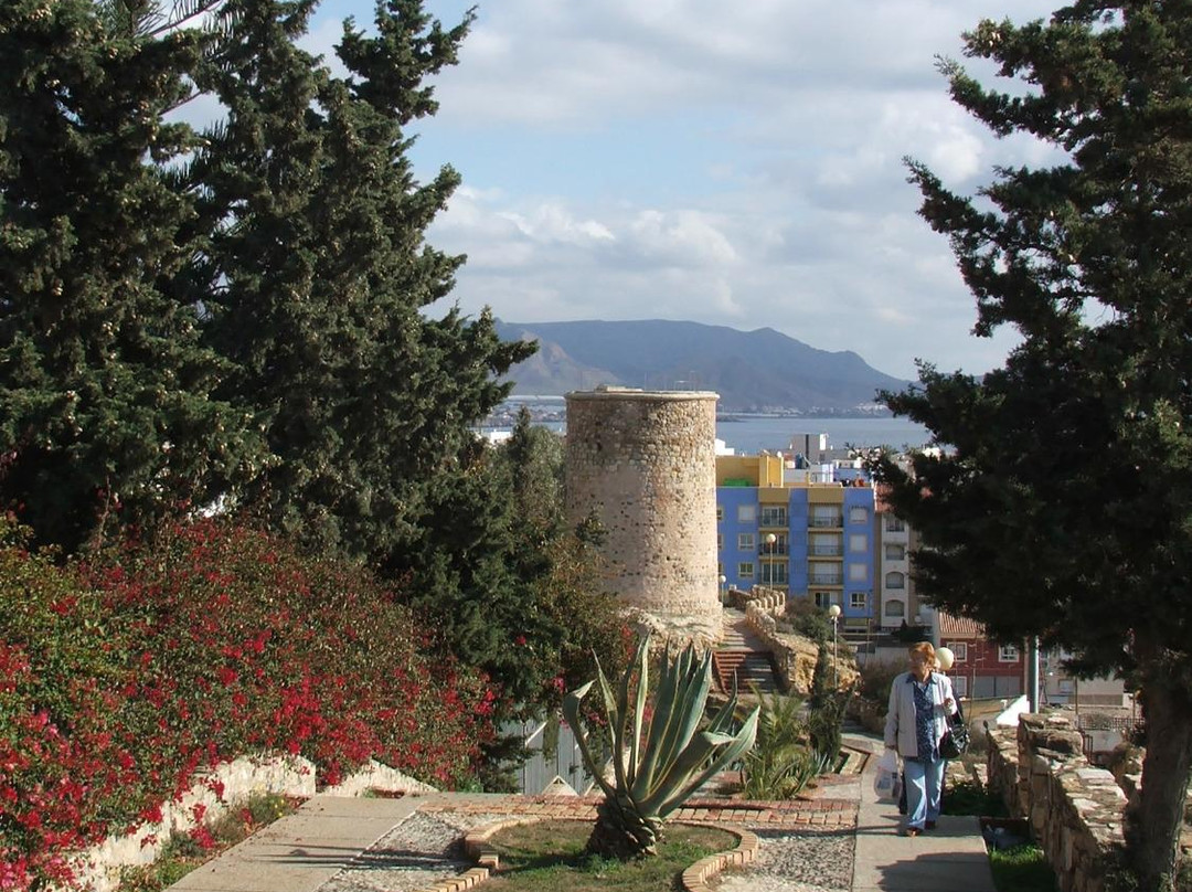 Torre de Santa Isabel-穆尔西亚马萨龙港必去景点