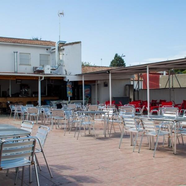 圣马丁德拉维加餐馆和美食-D'Cine