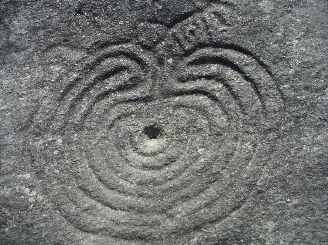 Petroglifos de Mogor景点图片