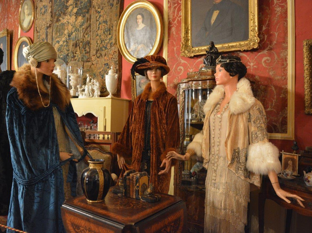 musee du costume Avallon-阿瓦隆必去景点
