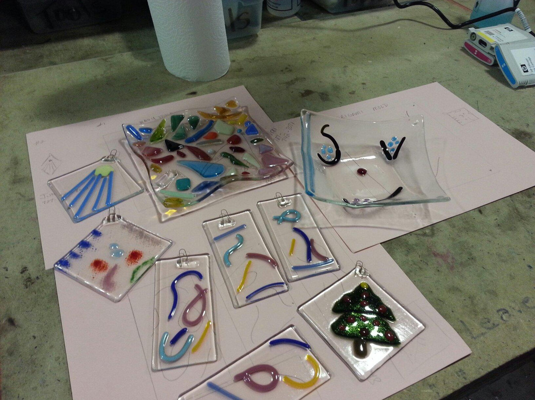 Fire and Light Glass Studio - Day Classes景点图片