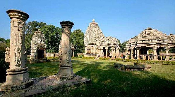 Baroli Temples Complex景点图片