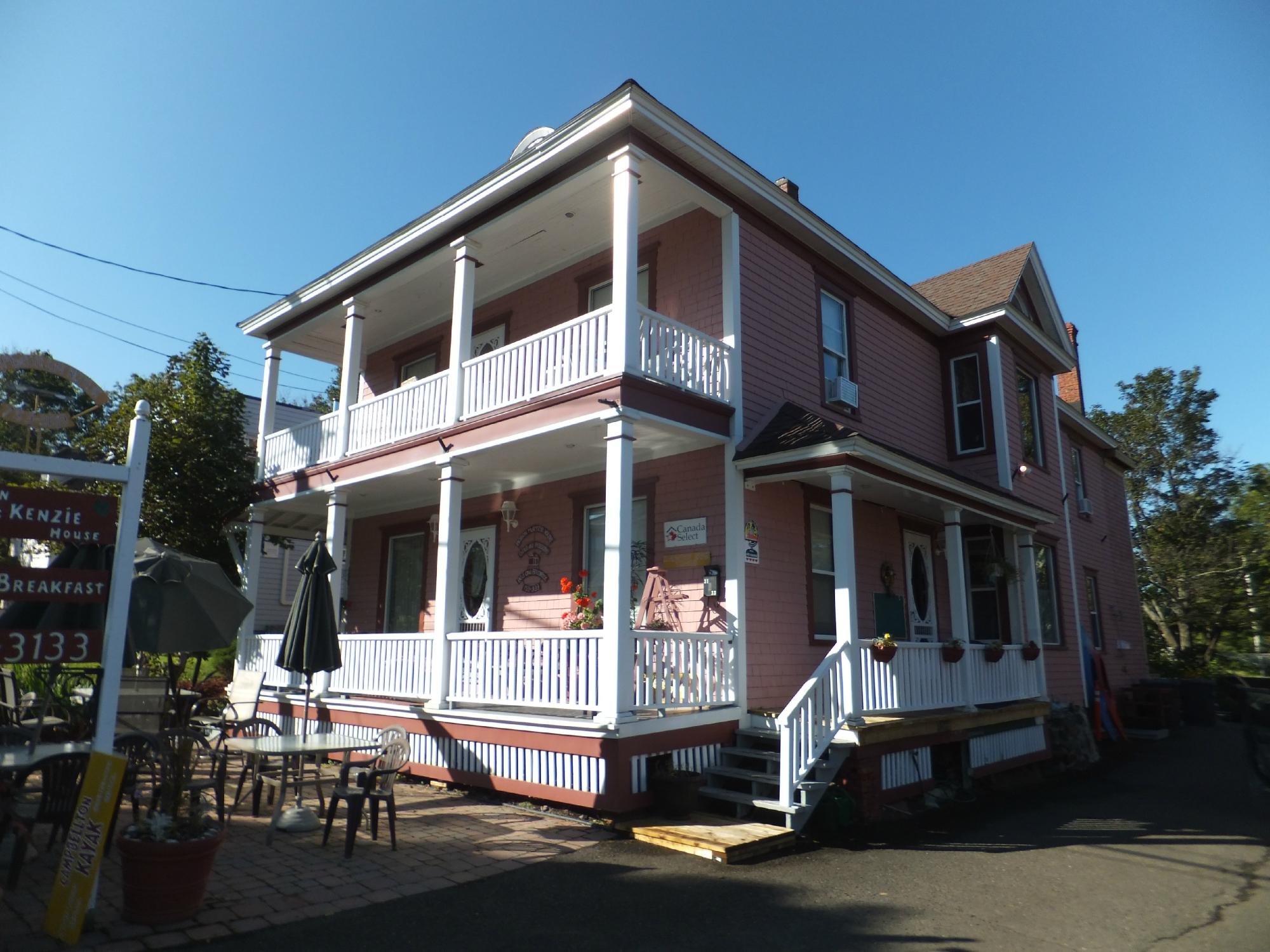 Maison McKenzie House-浴室