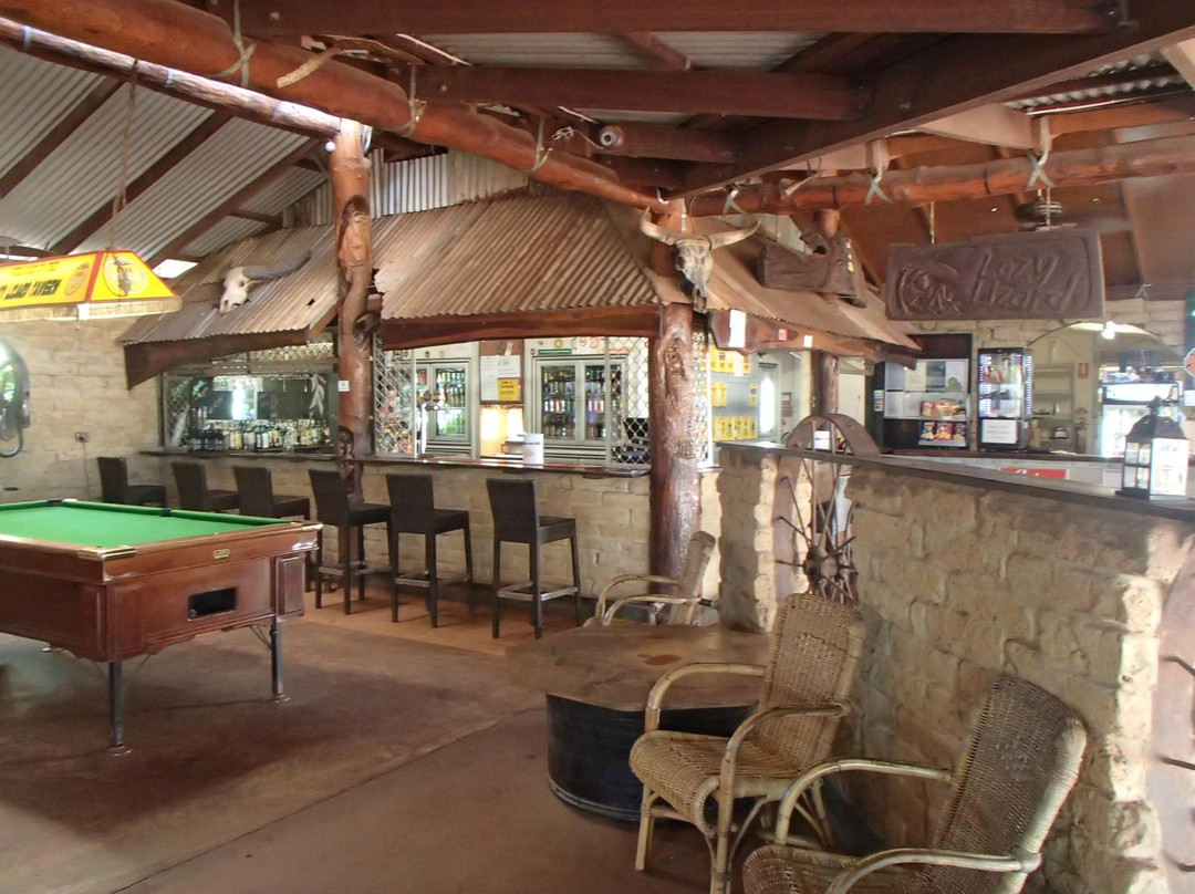 Lazy Lizard Tavern and Caravan Park