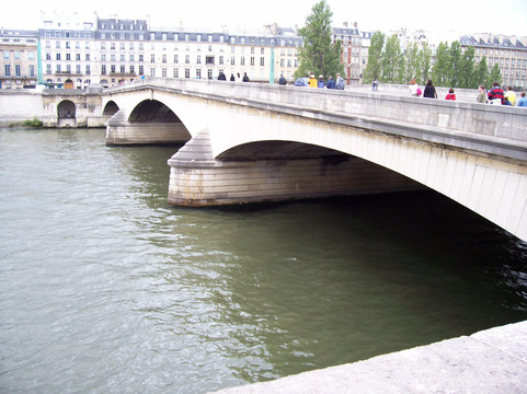 卡鲁塞尔桥-巴黎必去景点