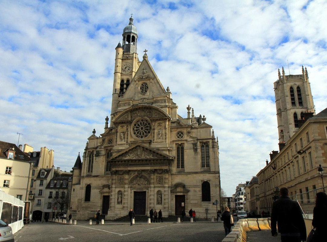 圣耶戋纳迪蒙教堂-巴黎必去景点