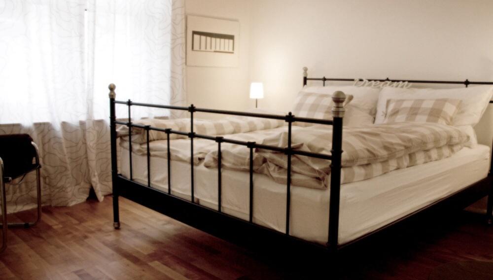 Bed and Breakfast 17-官方