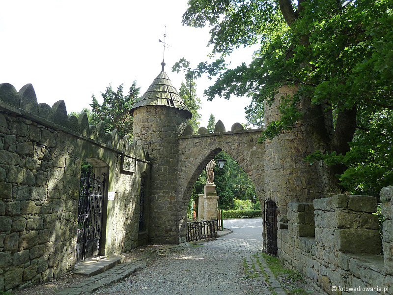 Zamek Leśna Skała景点图片