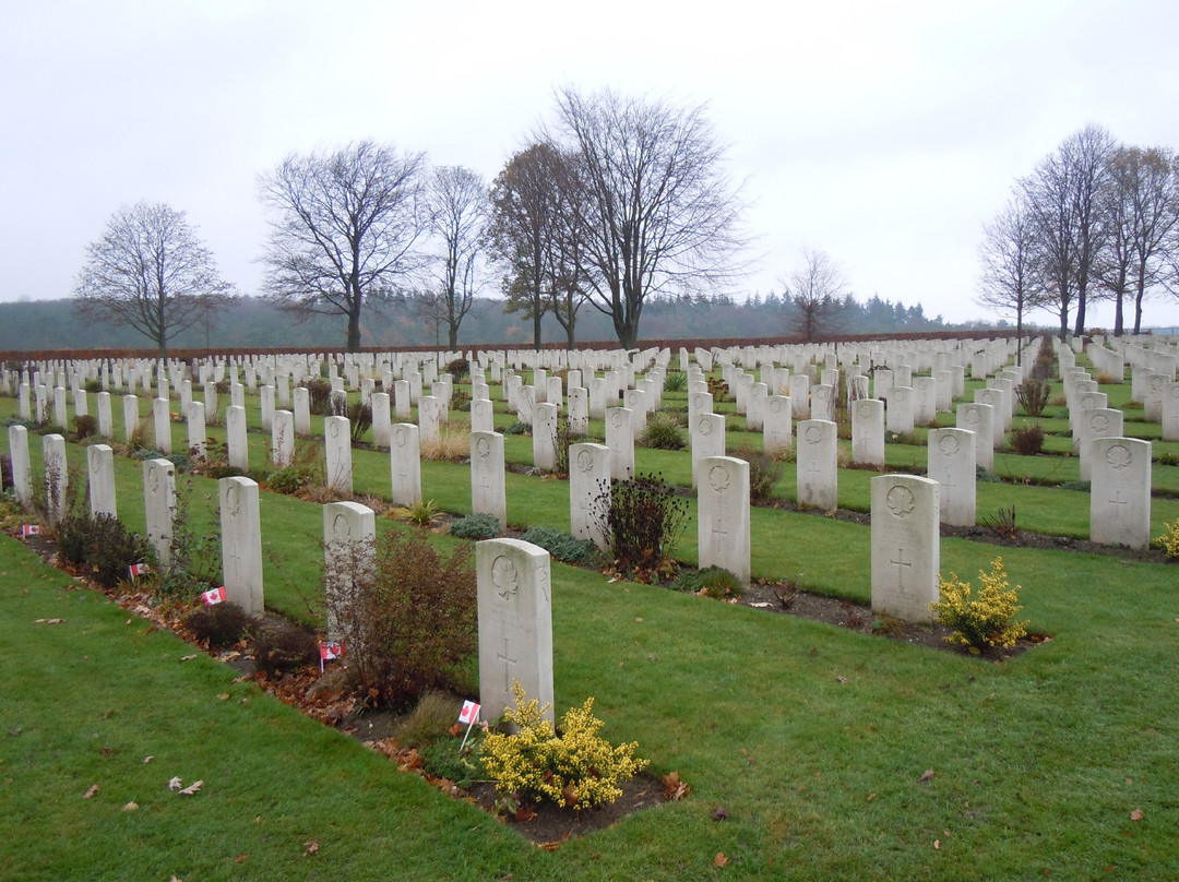 Groesbeek Canadian War Cemetery景点图片