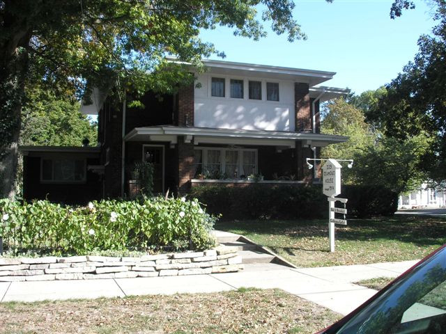 Arcola Flower Patch Bed & Breakfast主图