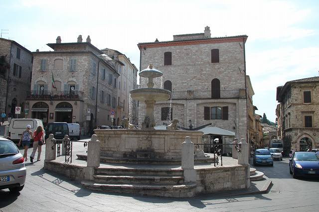 Piazza del Comune-阿西西必去景点