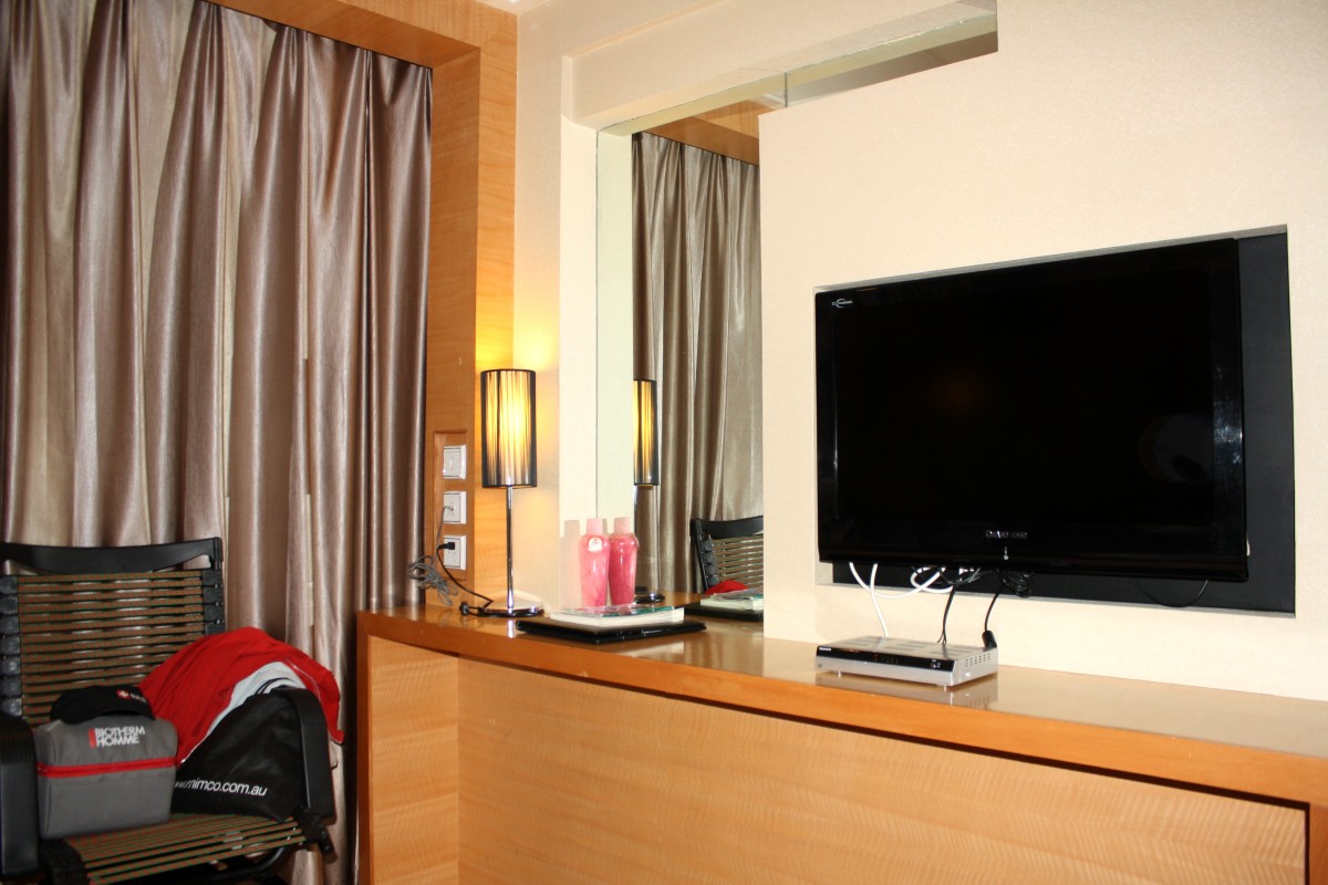 名远大酒店-客卧