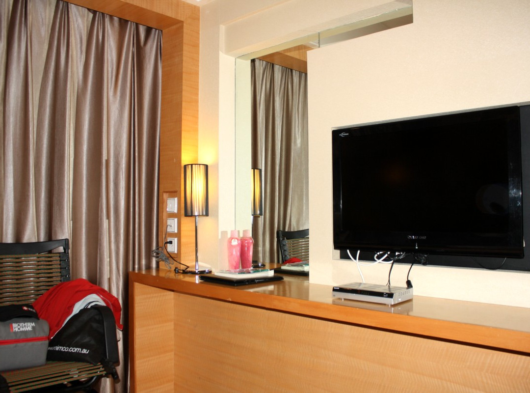 名远大酒店主图