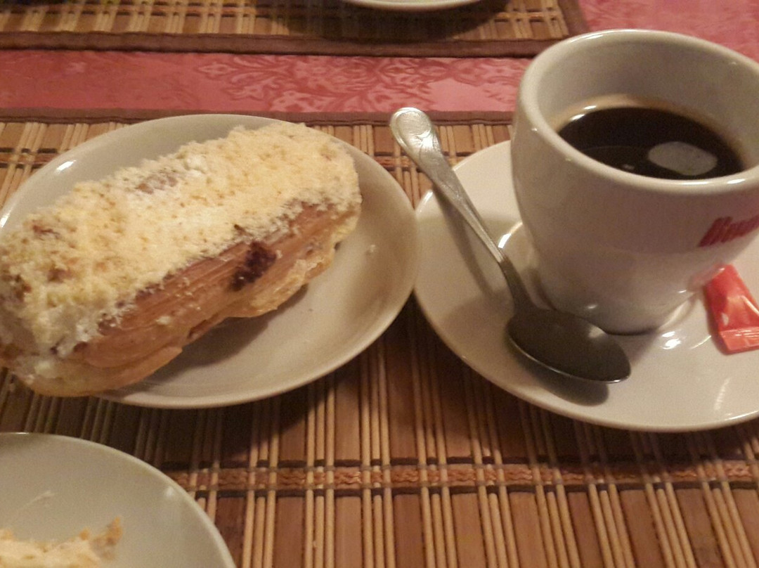 Cafe Bisquit