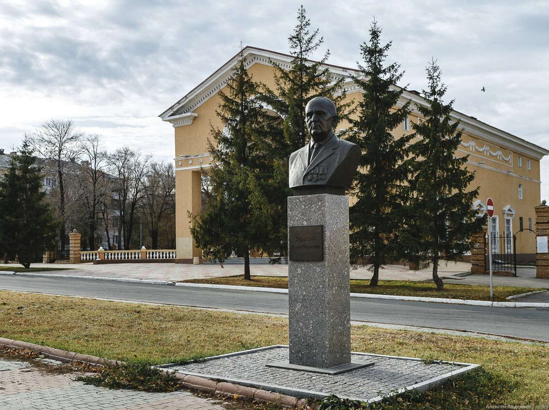 Monument to P. N. Uzunkoyan景点图片