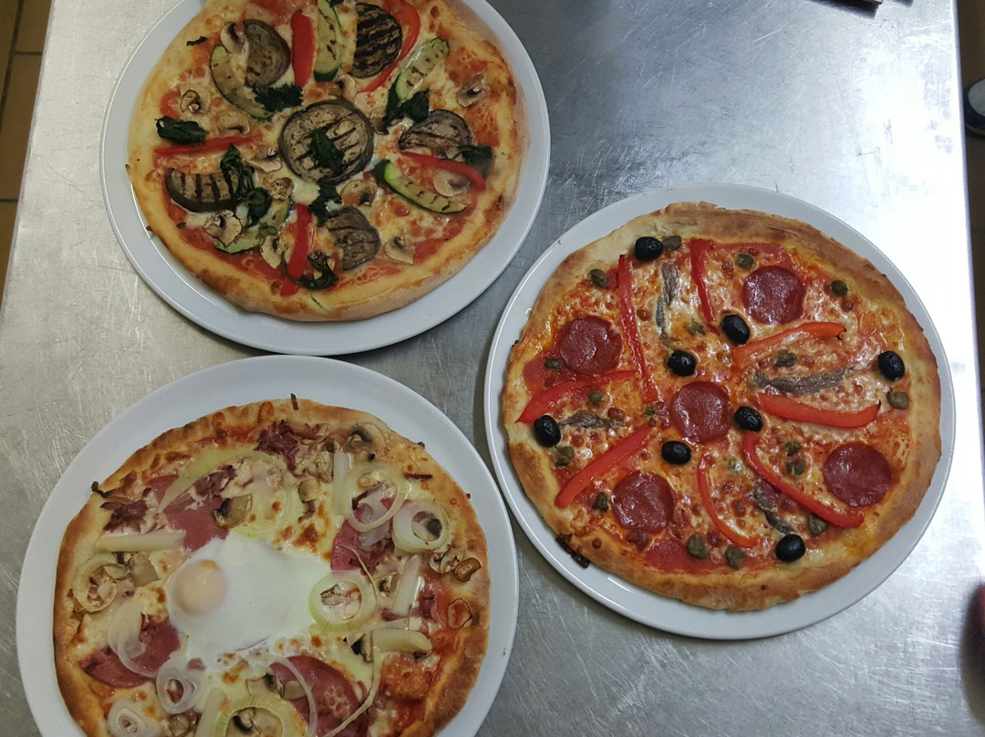 Pizzeria La Famiglia