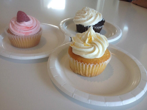 Aydlett餐馆和美食-Corolla Cupcakes