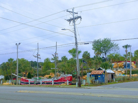 Pirates Watch Adventure Golf-美特尔海滩必去景点