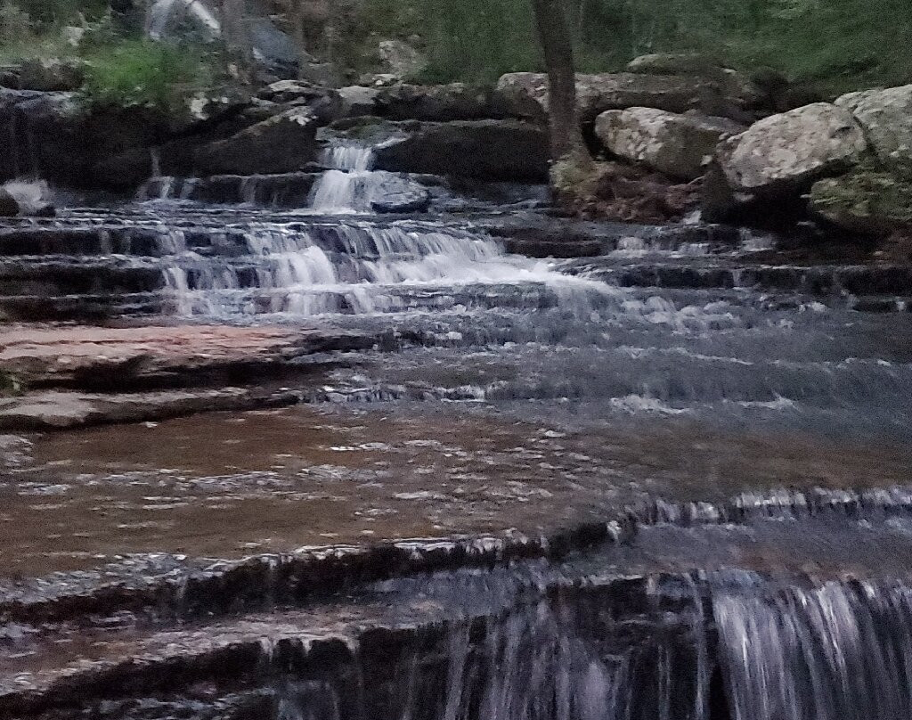 Collins Creek Cascade景点图片
